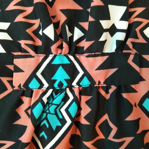 Pink Rose Aztec patterened Dress Size L - Picture 5 of 8